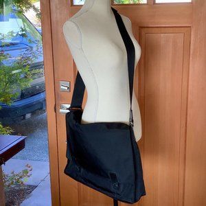 Club Monaco Messenger Commuter Student Bag